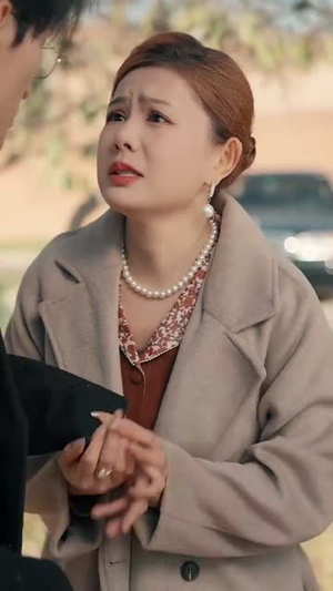 假少爷被赶回农村带妻儿逆袭（75集）短剧