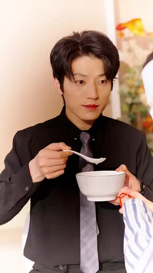 与他为邻（59集）最火爆短剧