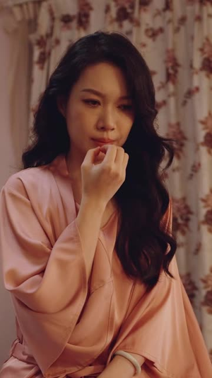 闪婚后，我带憨夫总裁逆袭人生精彩的网络短剧