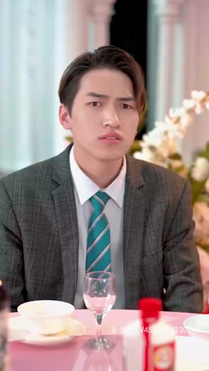 都市咸鱼娶女帝（100集）原创精彩短剧