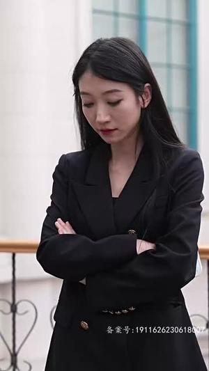 她藏起孕肚离婚，总裁全球疯找（66集）最火短剧热播