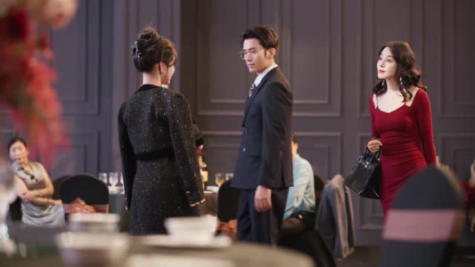 我在豪门装傻暴富（5集）海量资源免费看