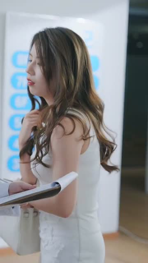 萌宝助攻，爹地不要跑（64集）短剧介绍