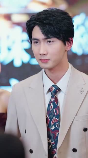 雪梨花开缓缓归（70集） 最火的短剧