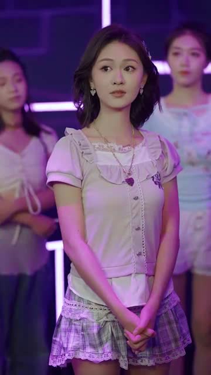 绑定花钱不还价系统校花女友惊呆了（102集）精彩短剧上线