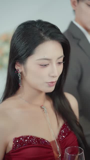 玫瑰小姐狩猎计划 (60集)精彩短剧推荐