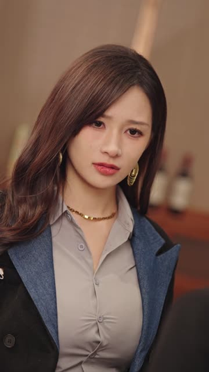 战神房东：开局女总裁上门求合租（78集）看短剧放松一下